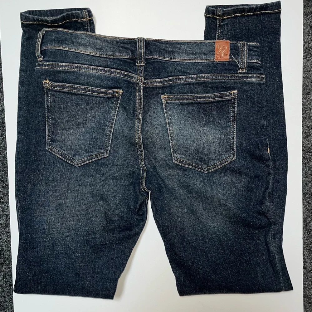 Sneak Peek Low Rise Distressed SkinnyJeans - Picture 2 of 6